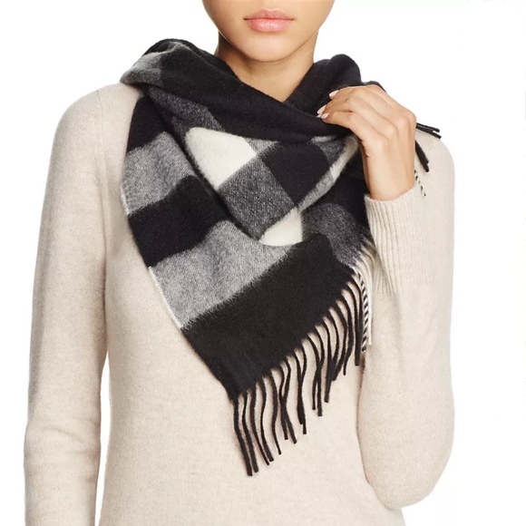 Burberry Cashmere Giant Check Triangle Bandana Scarf / Wrap - Picture 2 of 16
